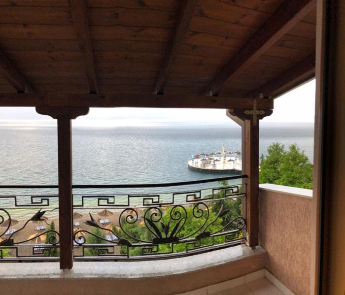 Lini Kukesi Resort Aldo מראה חיצוני תמונה